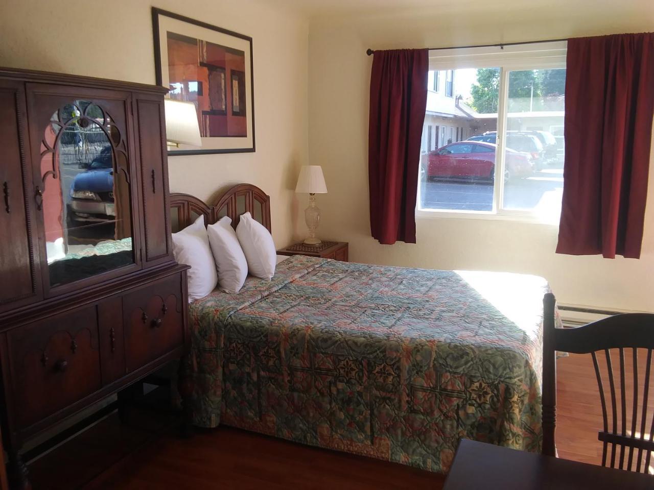 Fir Grove Motel Reedsport Buitenkant foto